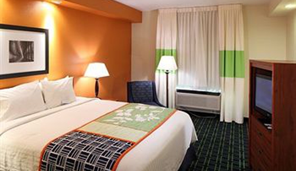 Fairfield Inn & Suites - San Carlos, CA