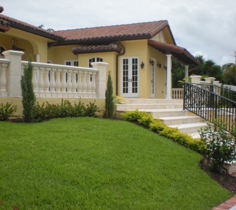 Reef Tropical Pool and Lawn - Key Largo, FL