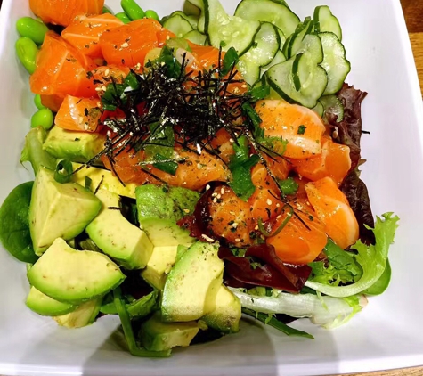 Fish Time - Glendale, CA. Salmon poke bowl