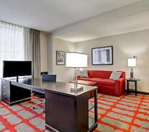 Hampton Inn & Suites Cincinnati-Downtown - Cincinnati, OH