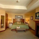 The Lodge at Mountaineer Square - Hotels