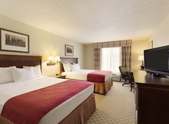 Country Inns & Suites - Nevada, MO