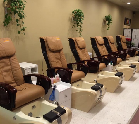 Venus Nails and Spa - Roswell, GA