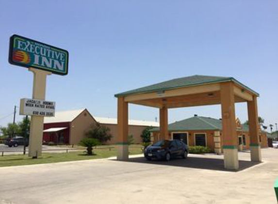 Hondo Inn Hotel - Hondo, TX