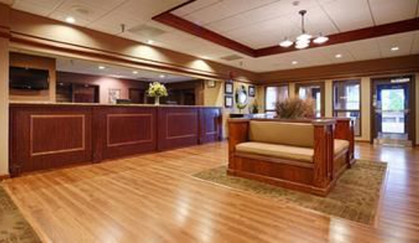 Best Western Plus Steeplegate Inn - Davenport, IA