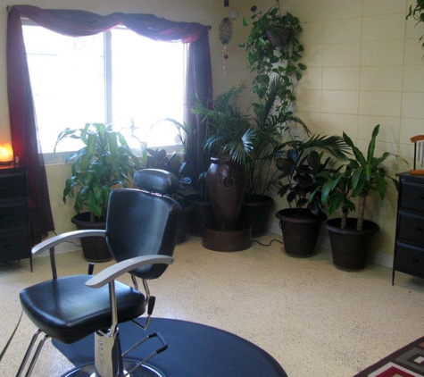 833 Lisa Marie's Salon - Batesville, AR