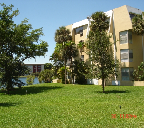 Lake Park Condominium - Miami, FL