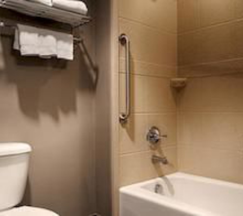 Best Western Giddings Inn & Suites - Giddings, TX