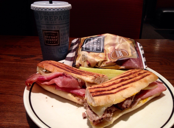 Corner Bakery Cafe - Costa Mesa, CA