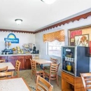 Days Inn by Wyndham Opelika - Motels