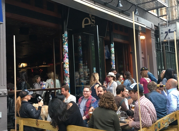 E's Bar - New York, NY