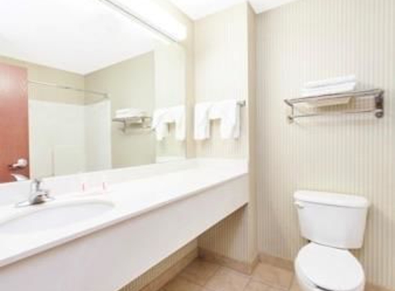 Days Inn & Suites by Wyndham Seaford - Seaford, DE