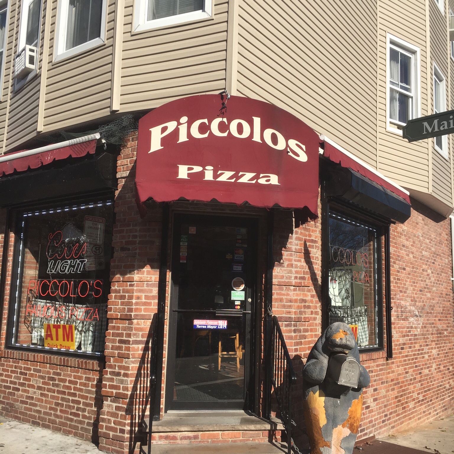 Piccolo's Pizza & Liquors 913 Main St, Paterson, NJ 07503