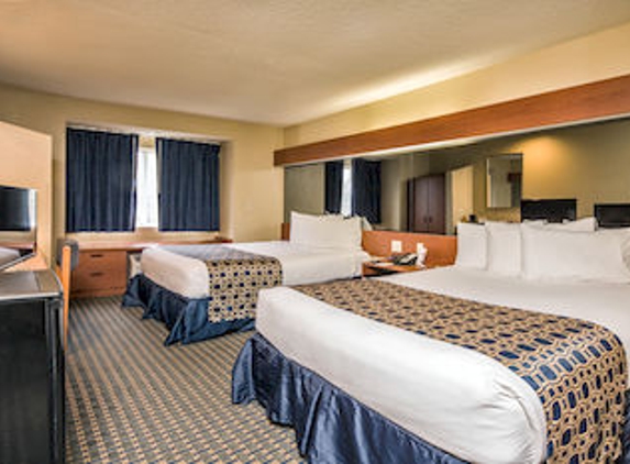 Microtel Inn & Suites by Wyndham Leesburg/Mt Dora - Leesburg, FL