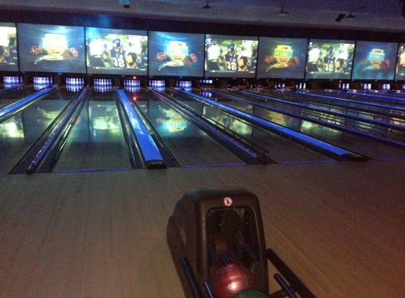 Bowlmor - Addison, TX