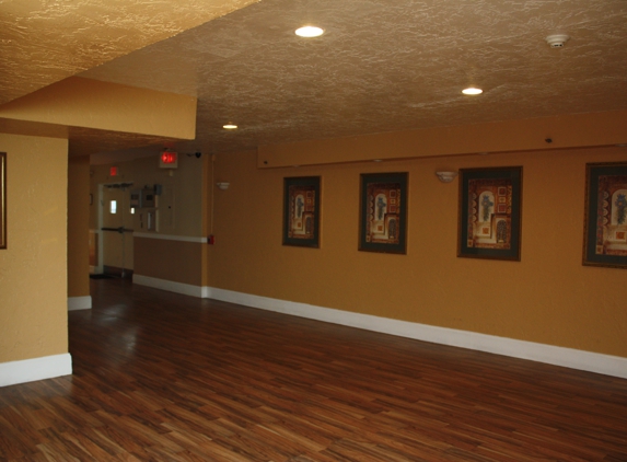 Hidden Ranches Assisted Living - Miami Gardens, FL