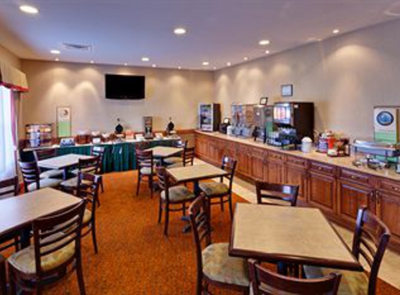 Country Inns & Suites - Hixson, TN