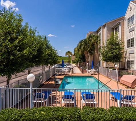 Microtel Inn & Suites by Wyndham Ocala - Ocala, FL