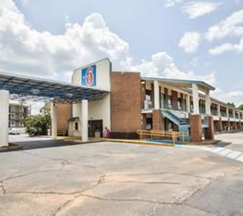 Motel 6 - Dothan, AL