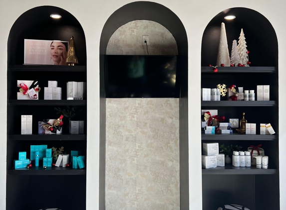 Glam and Glo Medical Aesthetics Lounge - Diberville, MS