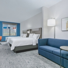 Holiday Inn Express & Suites Winnie