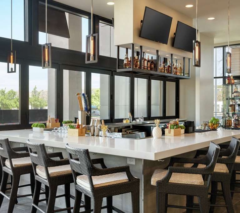 Home2 Suites by Hilton Woodland Hills Los Angeles - Woodland Hills, CA