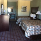 Pearsall Inn & Suites