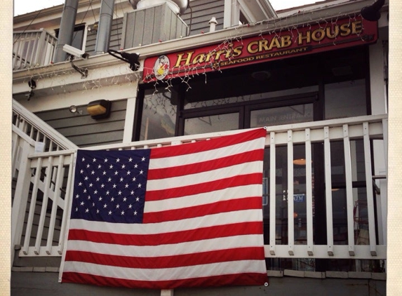 Harris Crab House - Grasonville, MD