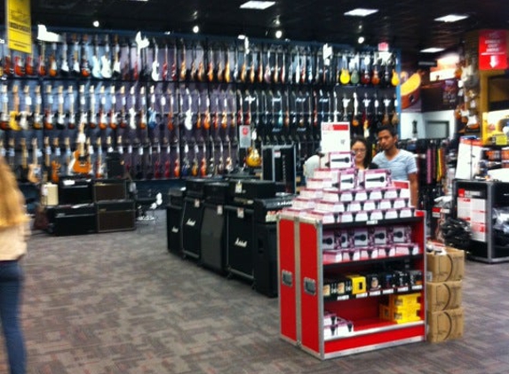 Guitar Center - San Mateo, CA