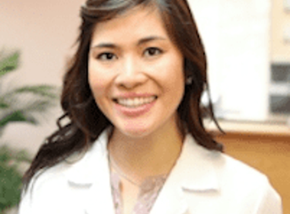 Moskin Dental Associates: Kimberly Chan, DDS - Chicago, IL