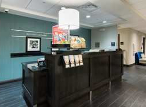 Hampton Inn & Suites Orlando at SeaWorld - Orlando, FL