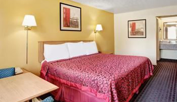 Days Inn By Wyndham Knoxville West - Knoxville, TN