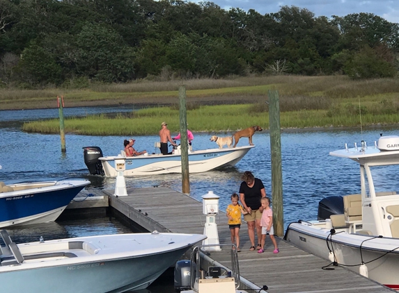 Sears Landing Grill & Boat - Surf City, NC