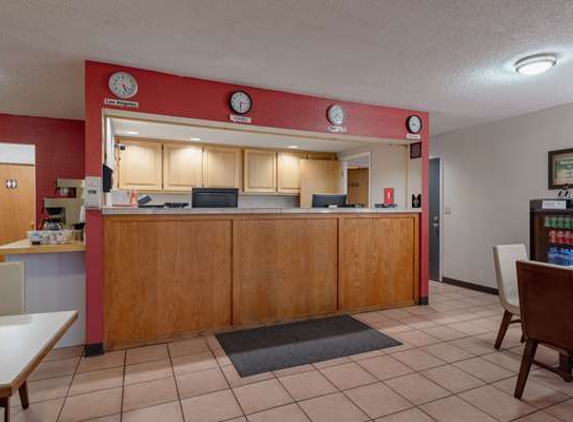 Econo Lodge - Cortez, CO