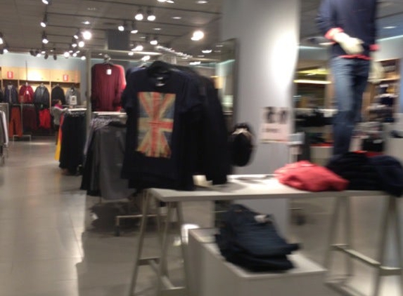 H&M - City Of Industry, CA