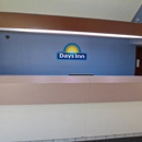 Days Inn by Wyndham Blue Springs - Motels