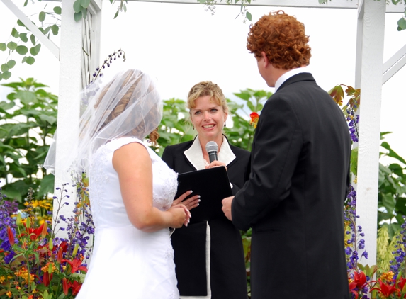 Radiant Touch Weddings - Oregon City, OR