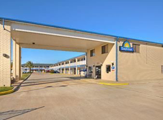 Days Inn by Wyndham Baytown Garth Road I10 East - Baytown, TX