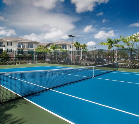 Town City Center Luxury Apartments - Pembroke Pines, FL