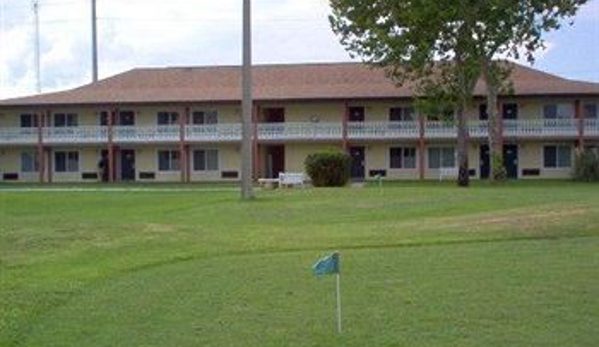 Inn on the Green - Tavares, FL