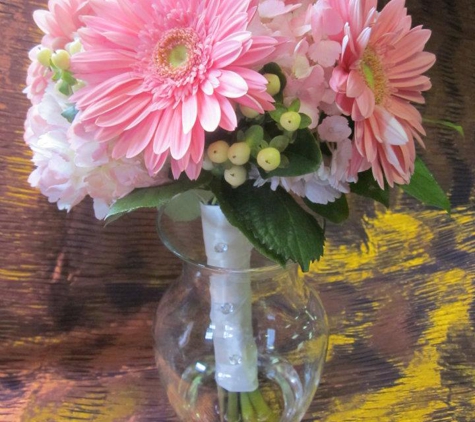 Colts Neck Greenhouse Gallery Florist - Colts Neck, NJ