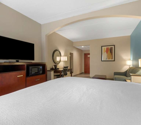 Best Western Plus Suites-Greenville - Greenville, NC