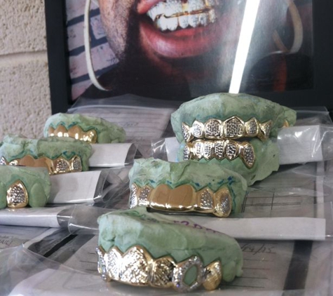Gold Teeth Specialists - Louisville, KY