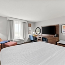 Hampton Inn & Suites Peru - Hotels