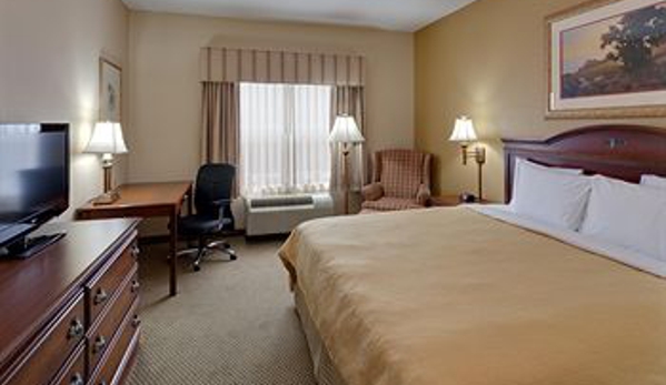 Country Inns & Suites - Hixson, TN