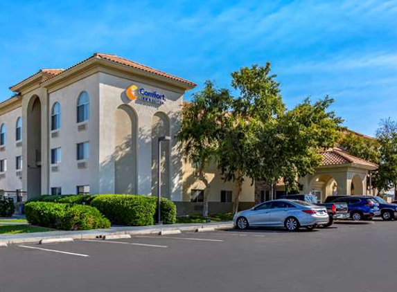 Comfort Inn & Suites Phoenix North / Deer Valley - Phoenix, AZ