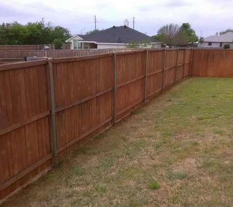 D & T Fence Staining - Midlothian, TX