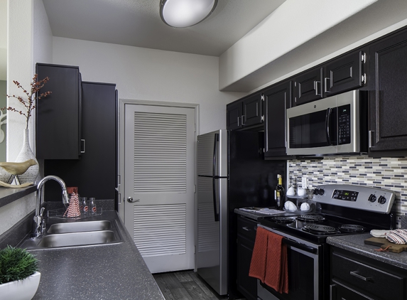 Solana Ridge Apartments - Temecula, CA