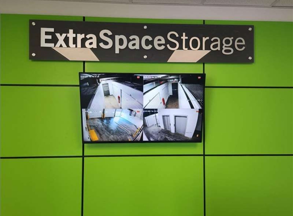 Extra Space Storage - Bartlett, IL