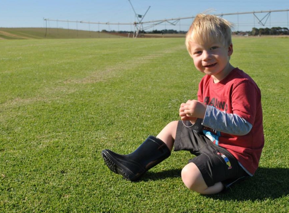 Blue Lake Turf Supplies - Yahl, SA. Reece